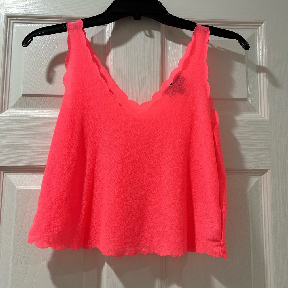 Top shop tank top, scalloped edges